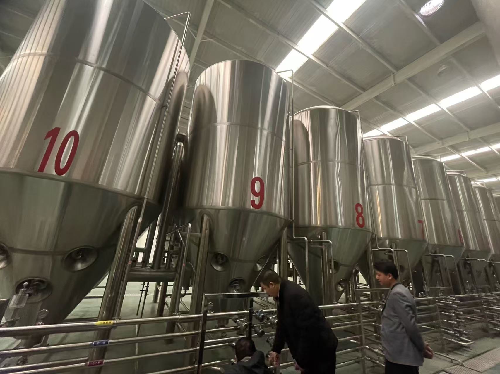 阿巴嘎精酿啤酒设备厂—平面布置、设备设计、制造、调试、培训等一条龙服务